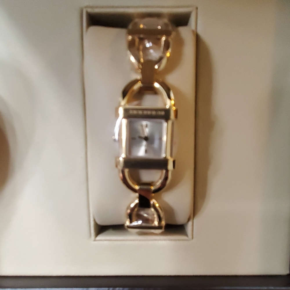Burberry watch gold